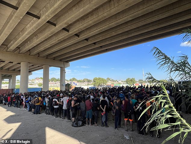 Giant migrant surge at the Mexico/US border